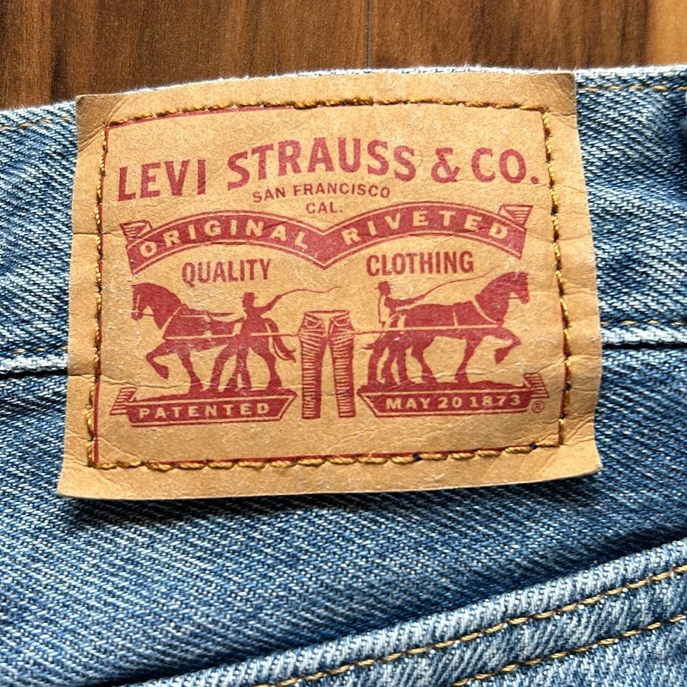 Levi's Blue Distressed Women Jeans - Picture 3 of 6